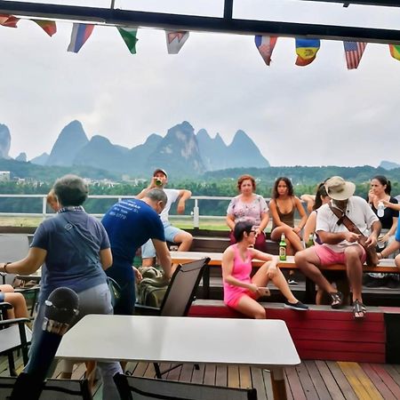 Showbiz Hostel Yangshuo Bagian luar foto