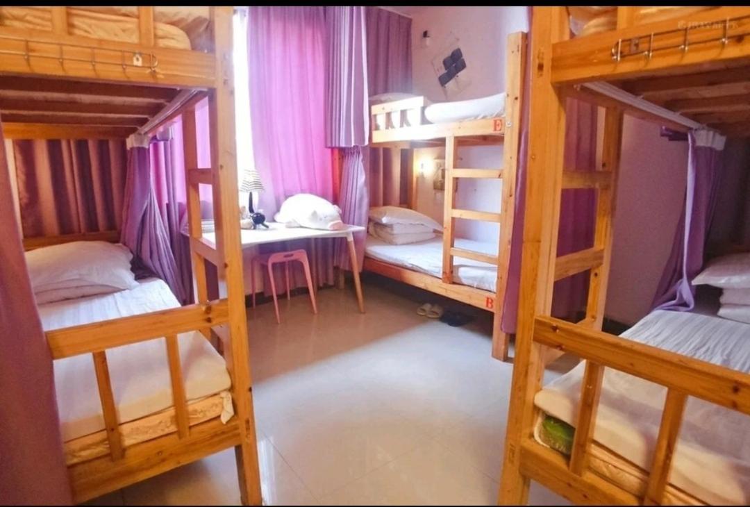 Showbiz Hostel Yangshuo Bagian luar foto